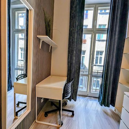 Centrum Fabryczna Rooms Лодз Екстериор снимка