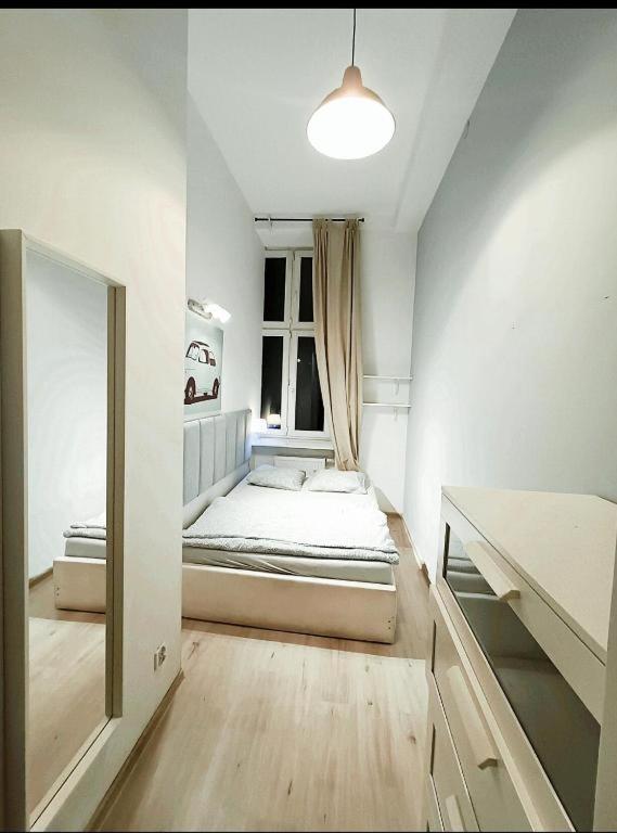 Centrum Fabryczna Rooms Лодз Екстериор снимка