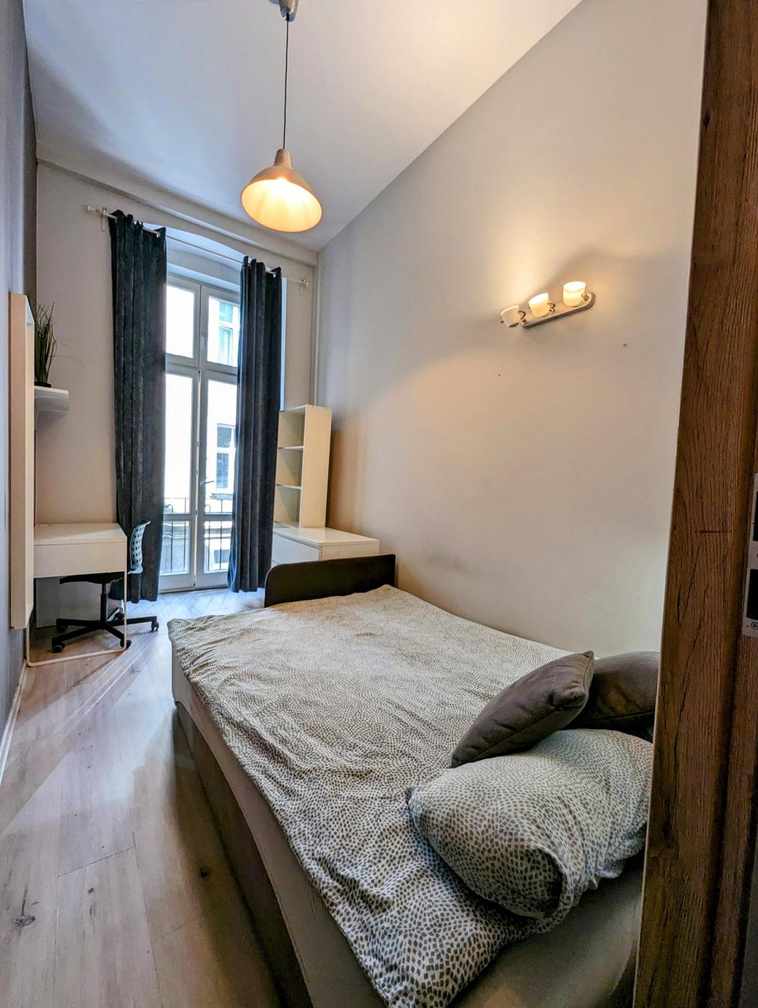 Centrum Fabryczna Rooms Лодз Екстериор снимка