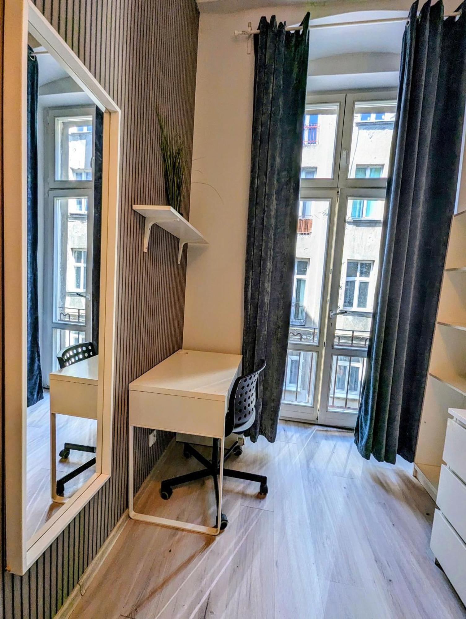 Centrum Fabryczna Rooms Лодз Екстериор снимка